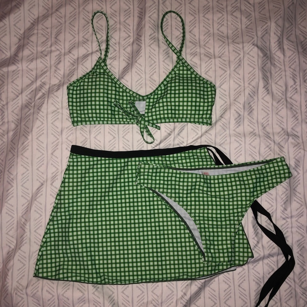 Cute Green Plaid Bikini With Skirt